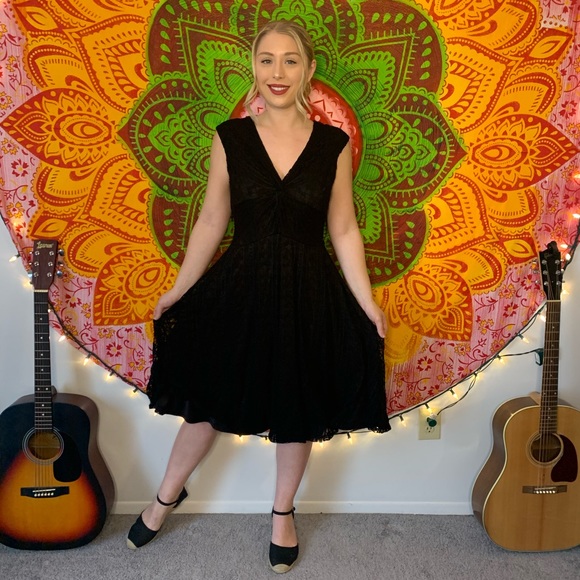 Evan Picone Dresses & Skirts - Black lace dress